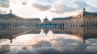 Place de la Bourse : le grand décor bordelais qui s’ouvre sur la Garonne