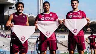 Octobre rose : l’UBB remet ses bandanas solidaires en vente au profit de la Ligue contre le cancer