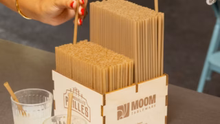 À Bruges, MOOM Tableware fait bouger les lignes jusque dans les verres et les assiettes
