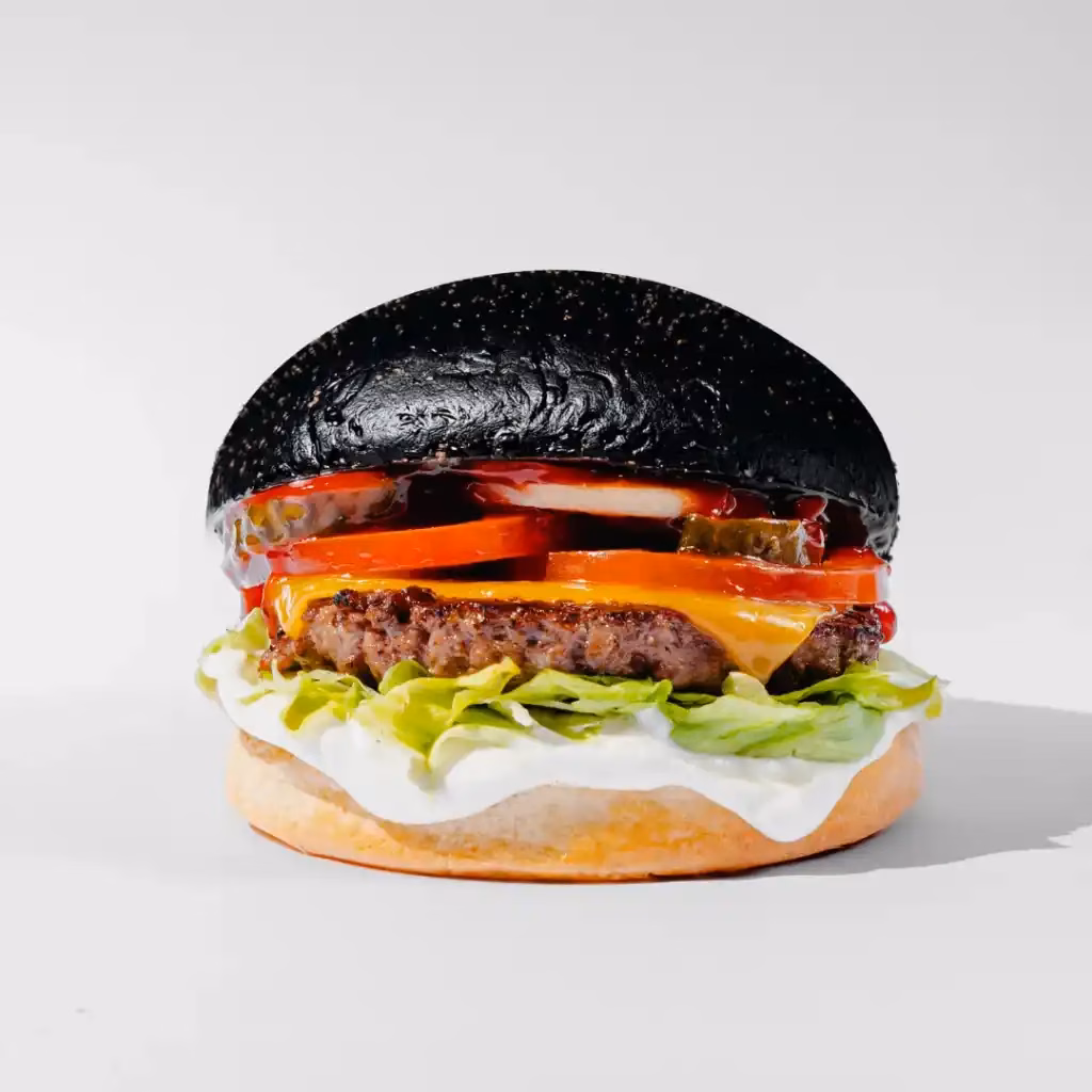 Burger Black and White avec pain noir et blanc