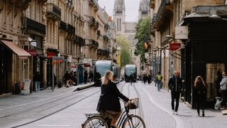 Bordeaux à vélo : les bons réflexes pour circuler, louer et stationner